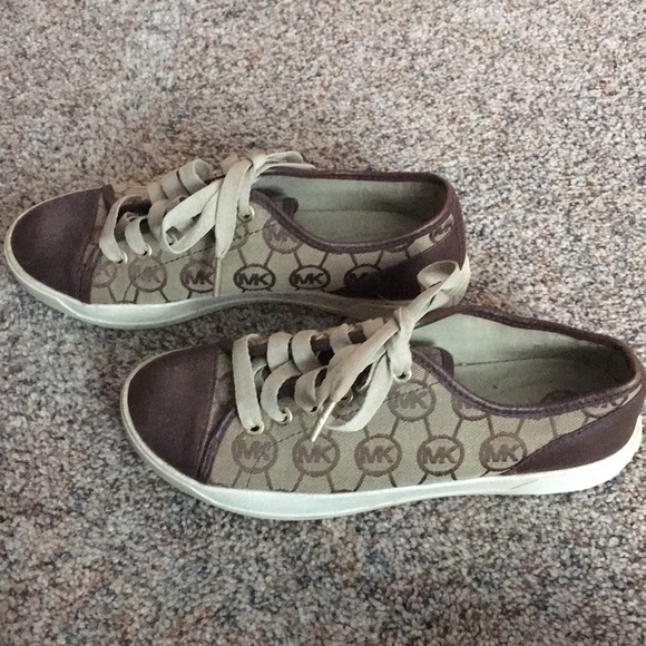 Sneakers - Picture 2 of 2